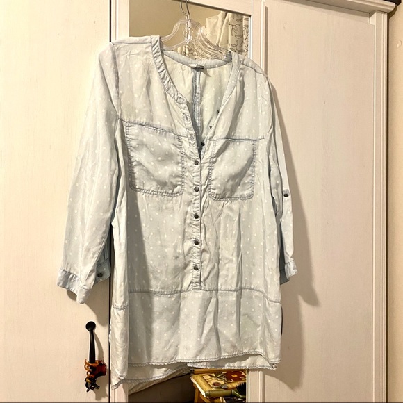 Light blue w/ white Polk dots blouse - Picture 1 of 2